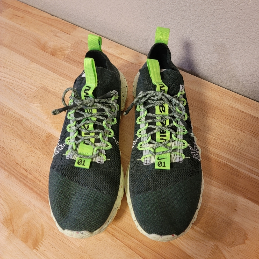 Nike Space Hippie 01